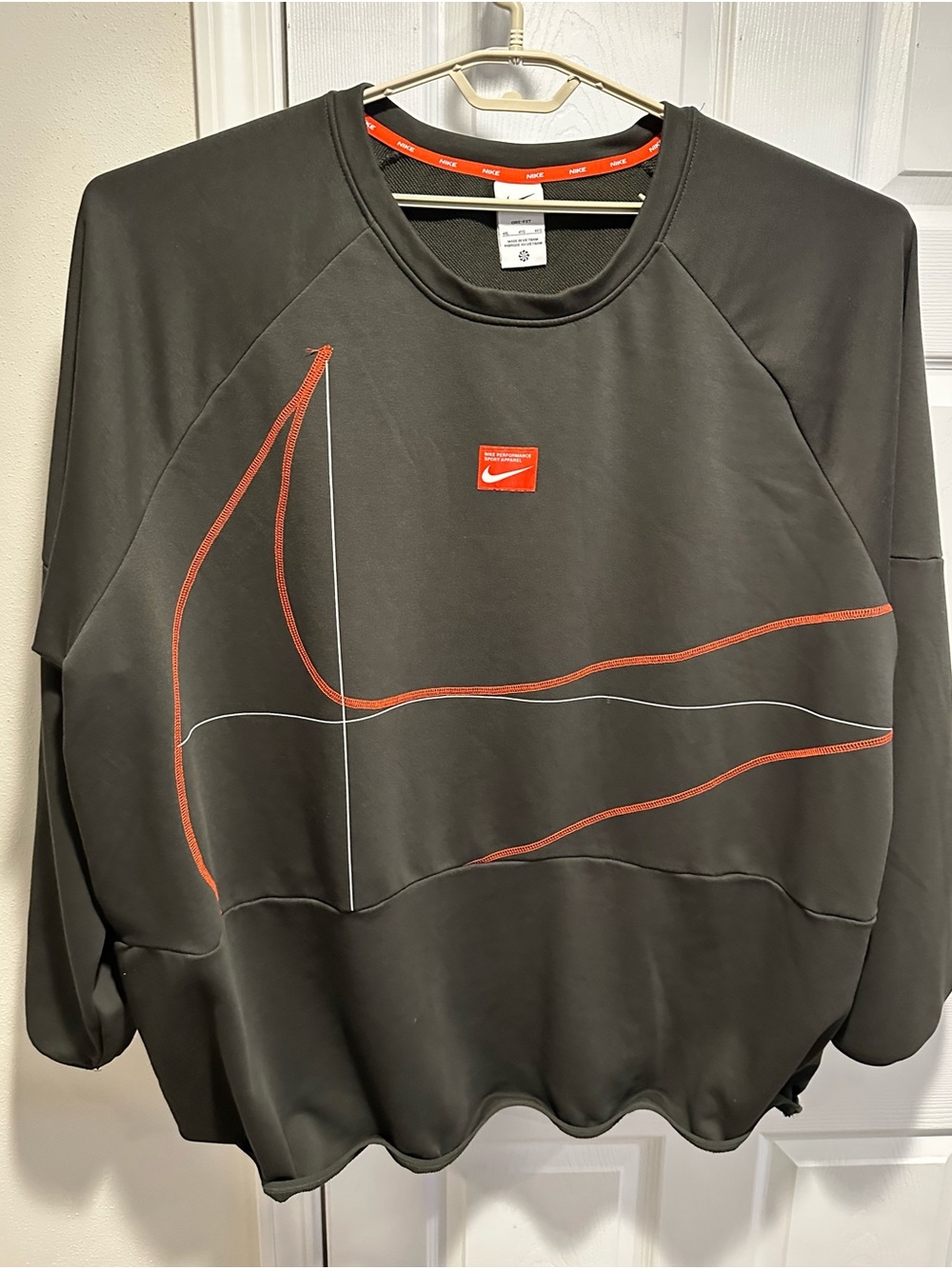 Nike Men's Dri-FIT Crewneck
Fitness Top in Brown/Orange 4XL